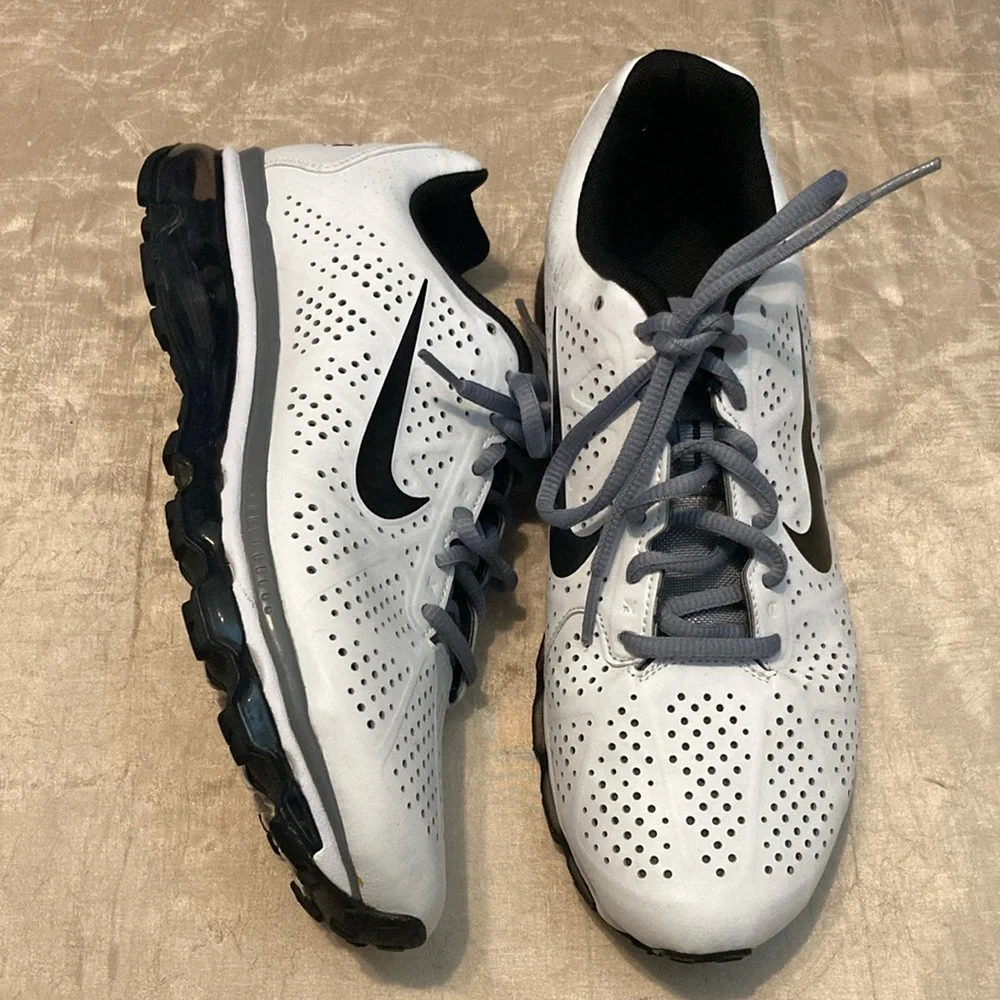 Nike Men's White Black Air Max + 2011 Leather Sneakers Size 7.5